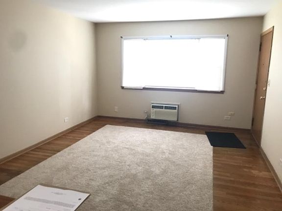 2nd image of 1838 Lilac Ln APT 2