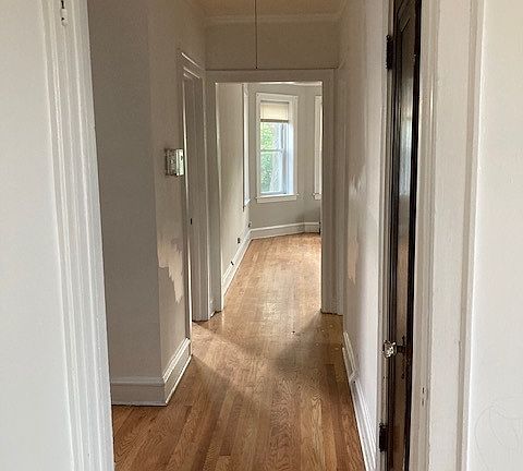 4th image of 5802 W Barry Ave #2E