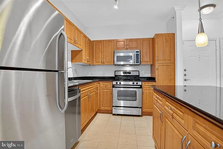 12945 Centre Park Cir #403 — Photo 7
