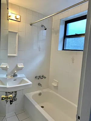 Rented by Randall Star Realty Inc | media 24