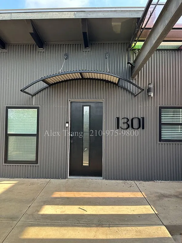 811 Montana St — Photo 2
