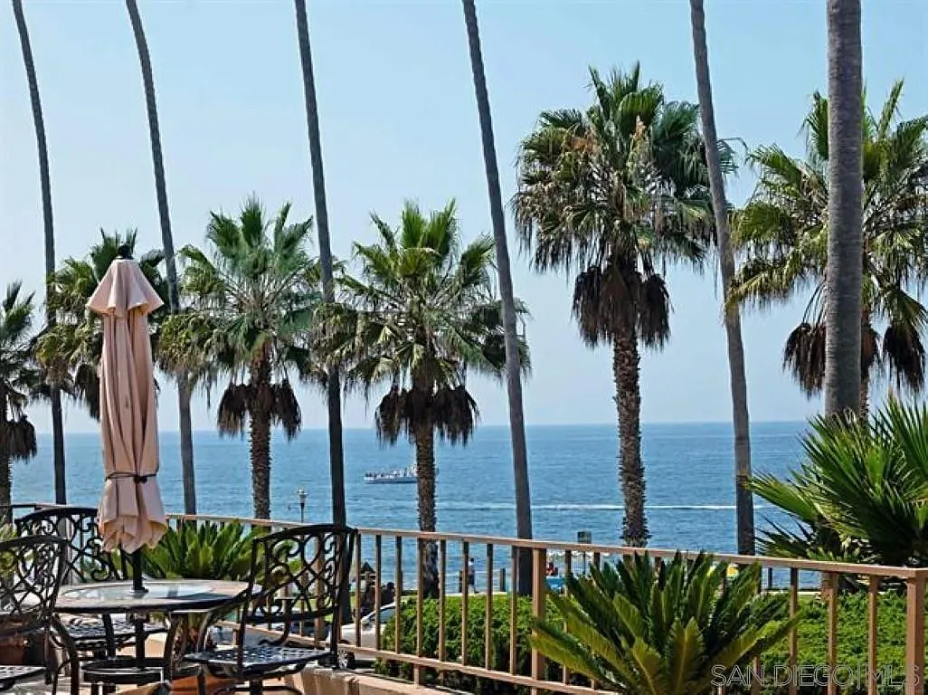 La Jolla Village — Photo 3