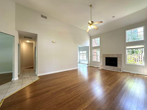 4th image of 3802 E Regents Cir
