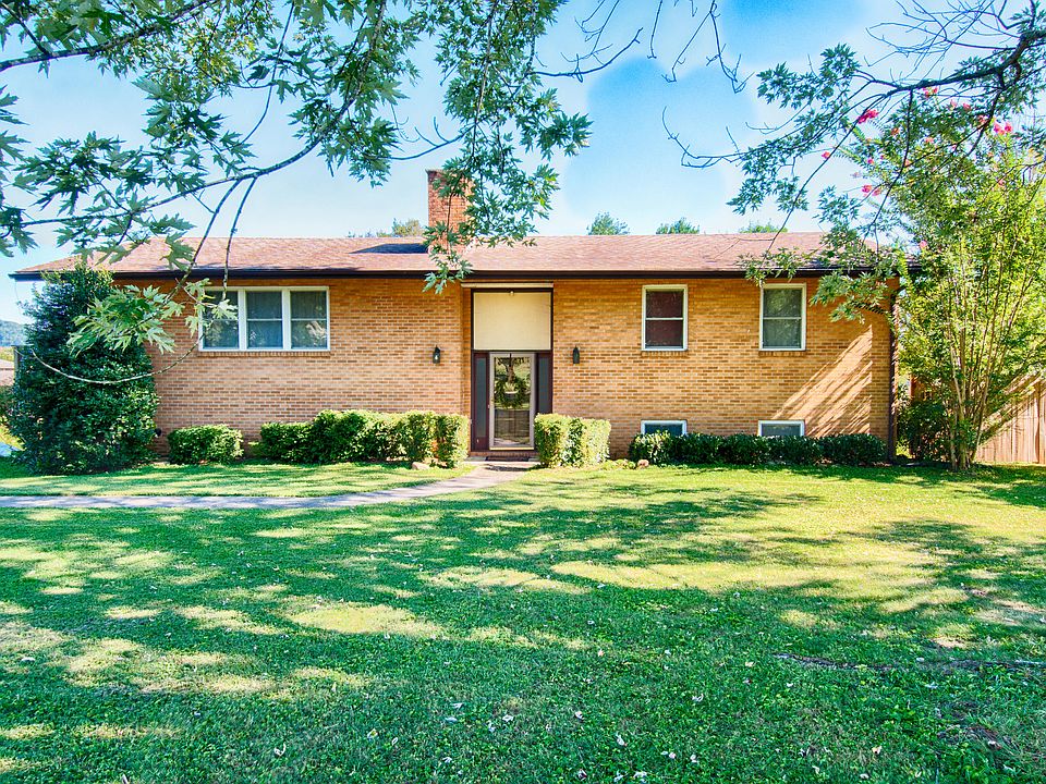 1st image of 4928 Governorwood Dr