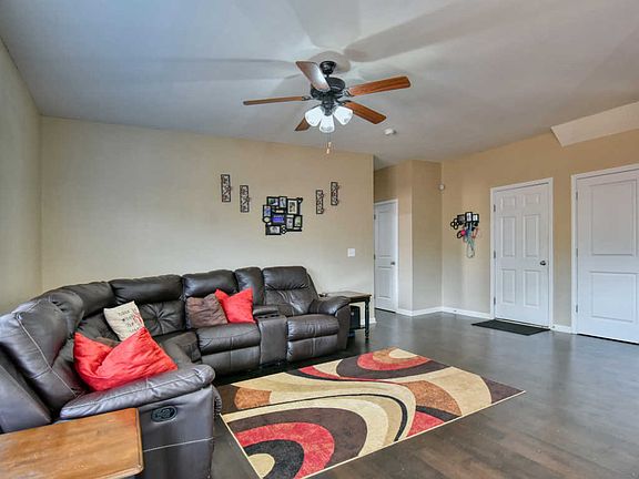 5th image of 110 Emily Ln