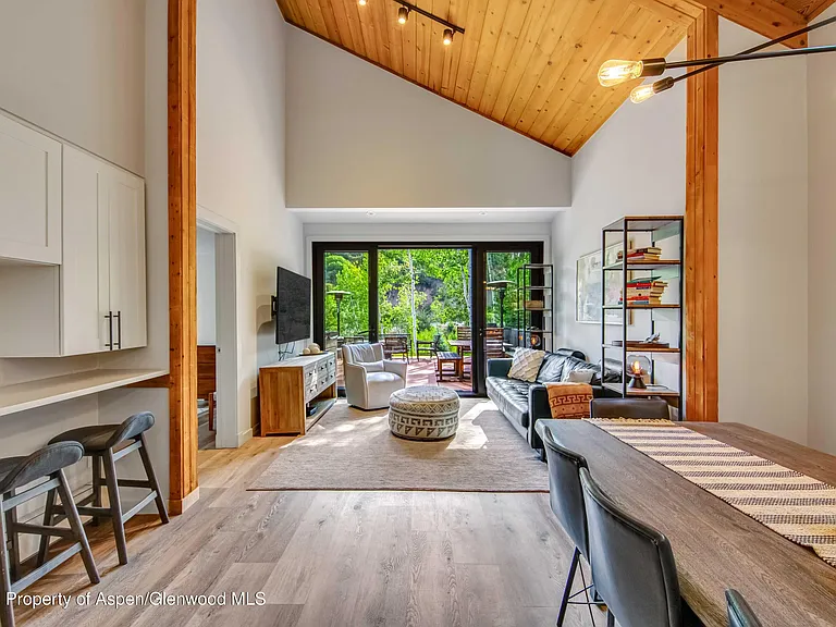 432 Fairway Dr — Photo 15