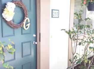 255 Gazania Ct, Thousand Oaks, CA 91362