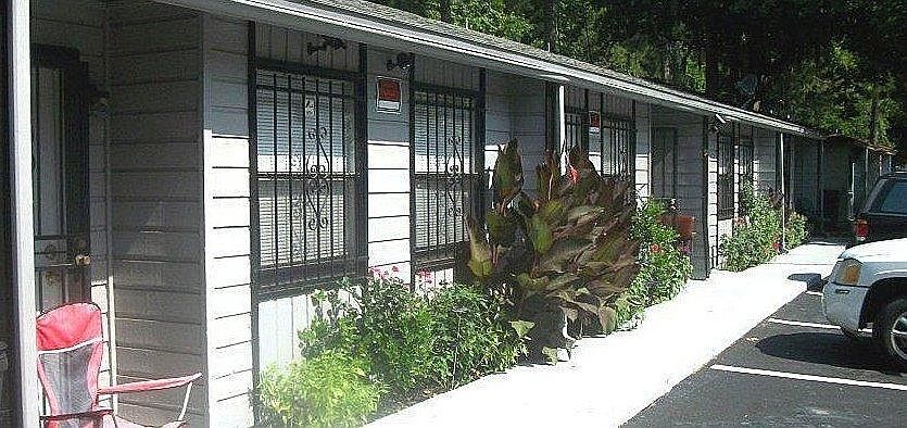 Pic of the entire 4 plex from A to D.