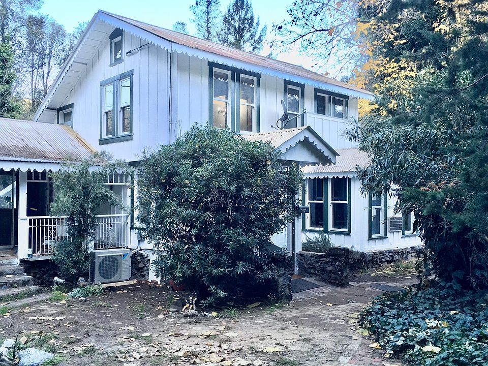 Formerly the Trinity River B&B, this is a beautiful 3 bedroom, 3 bath home above the river; currently rented long term.