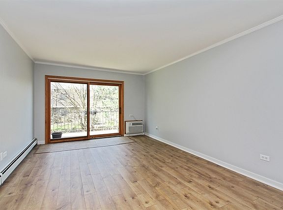 2nd image of 815 Grove Dr APT 212
