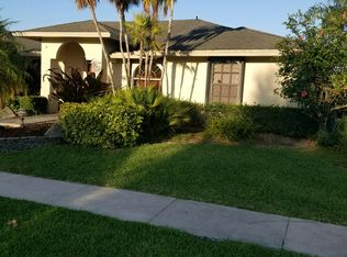 107 Meadow Woode Dr, Royal Palm Beach, FL 33411