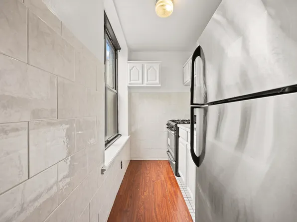 14-23 31st Avenue image 11 of 21