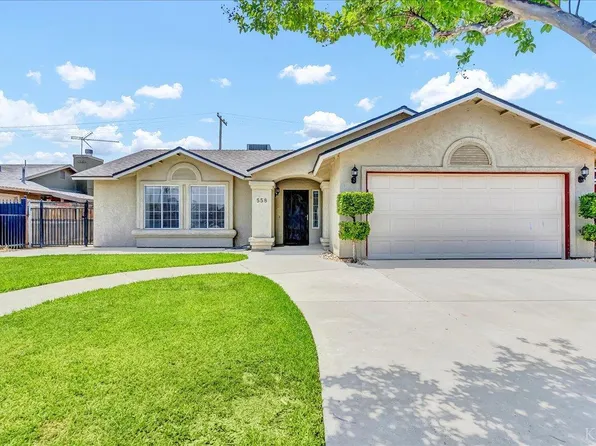 558 Parsons St, Hanford, CA 93230