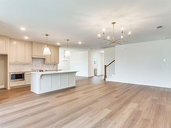 2nd image of 850 Meadow Place Dr