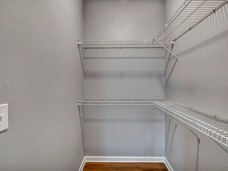 The Quarters Sterling House (Student Housing - Rent by the Bed) — Photo 75
