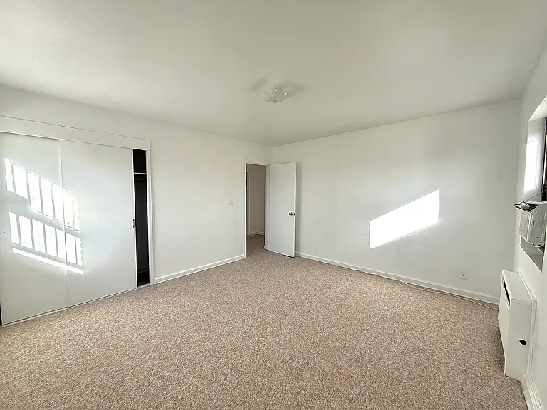 3031 Edwin Ave #5C — Photo 21