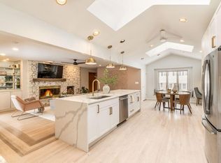 2620 W Garden Park Dr, Glendale, WI 53209