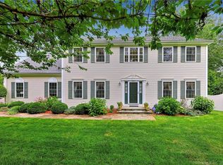 15 Oliva Pl, Fairfield, CT 06824