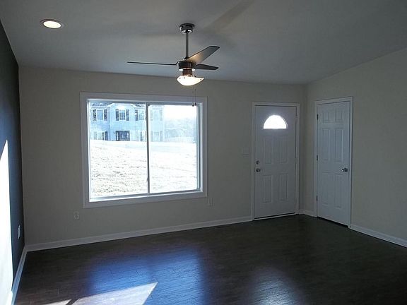 2nd image of 3342 Westmoreland Dr