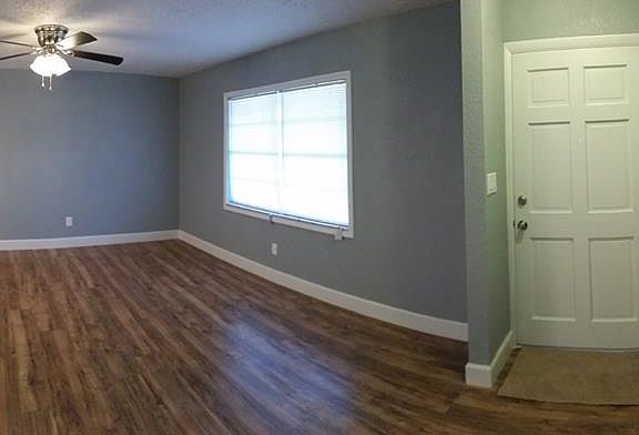 4th image of 7204 Glasgow Ave