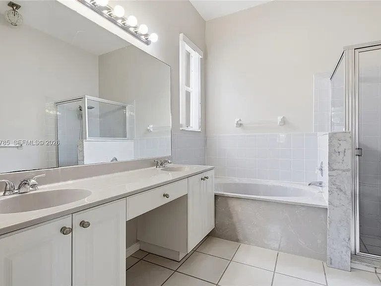575 SE 29th Dr #0 — Photo 18