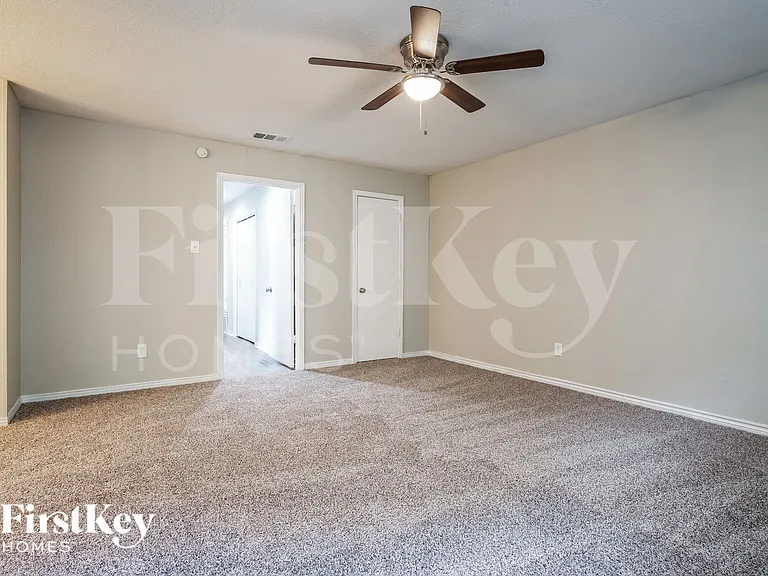 419 Buckingham Pl — Photo 11