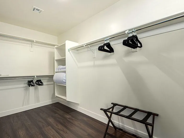 Pinnacle Vista Condominiums — Photo 31