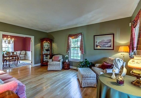 5th image of 5 Whistler Ln