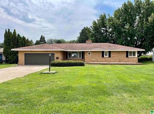 1512 W 5th St, Storm Lake, IA 50588