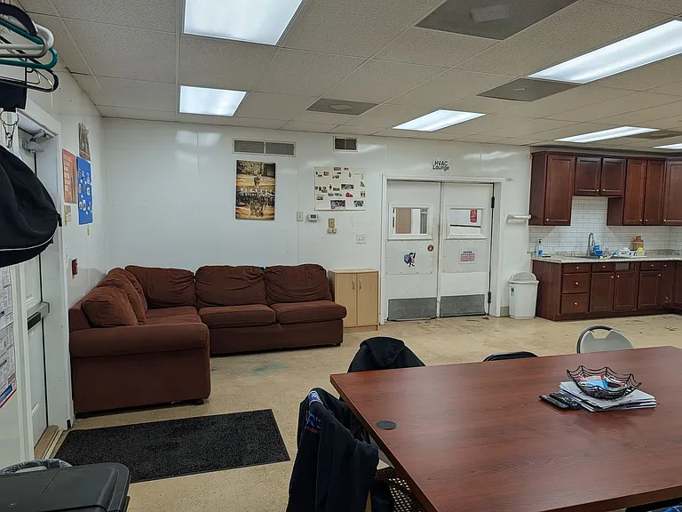 1500 Wilson Ave — Photo 21