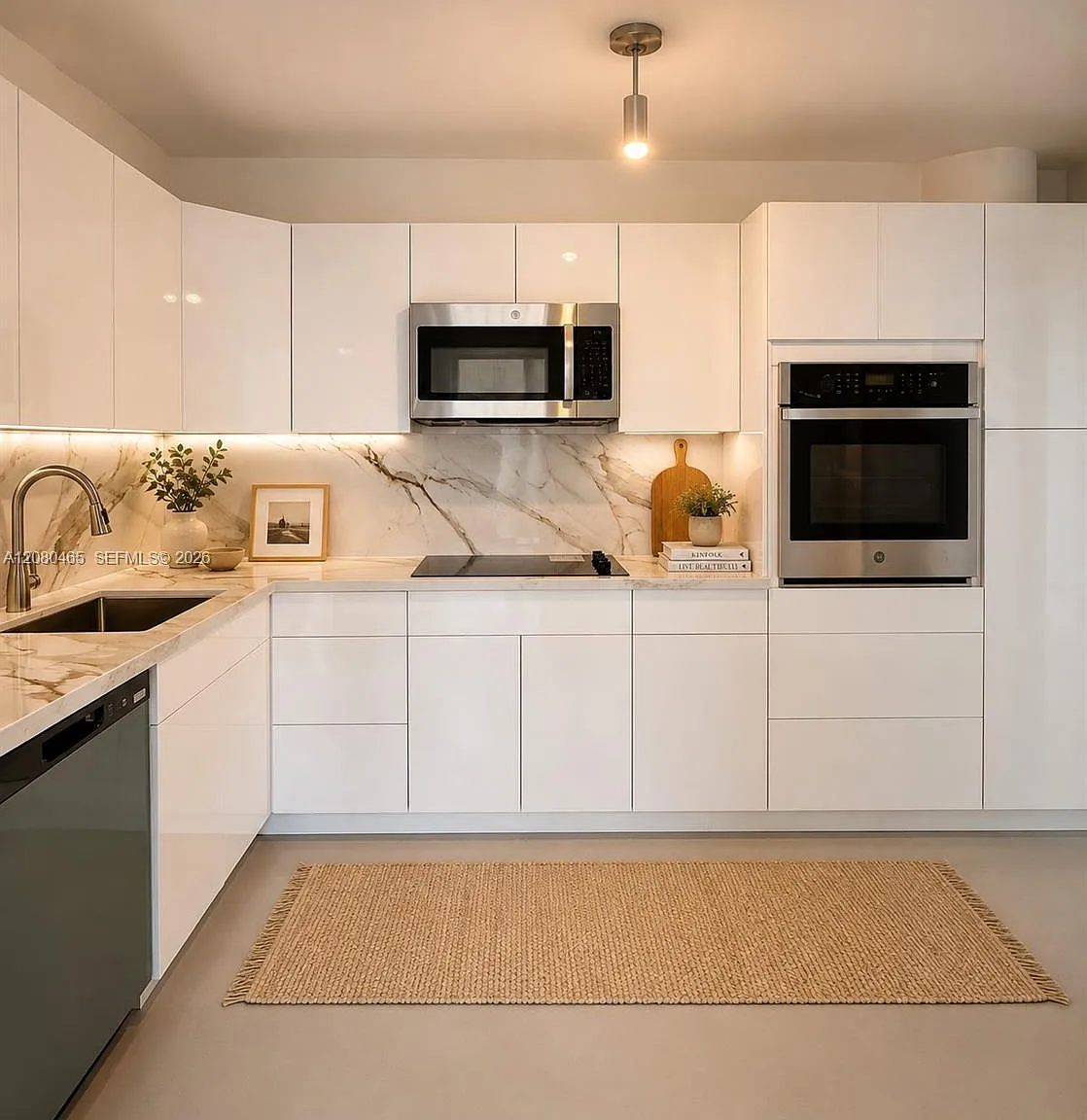 King Cole Condo — Photo 2