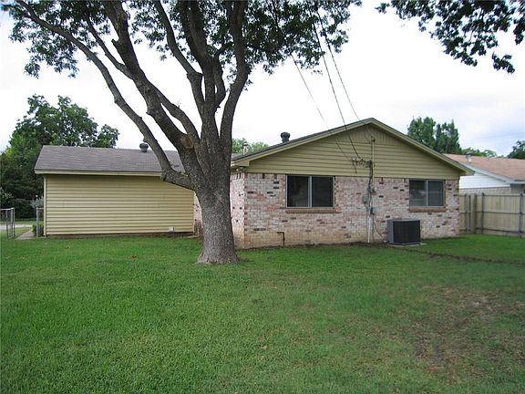 5th image of 609 Bedford Dr