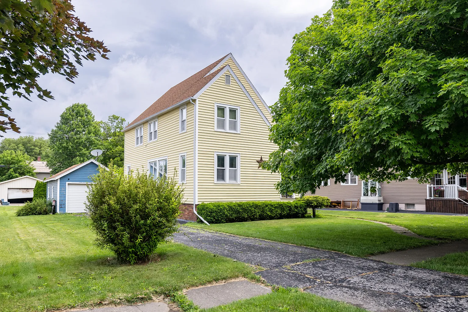 204 E Lincoln St photo 1
