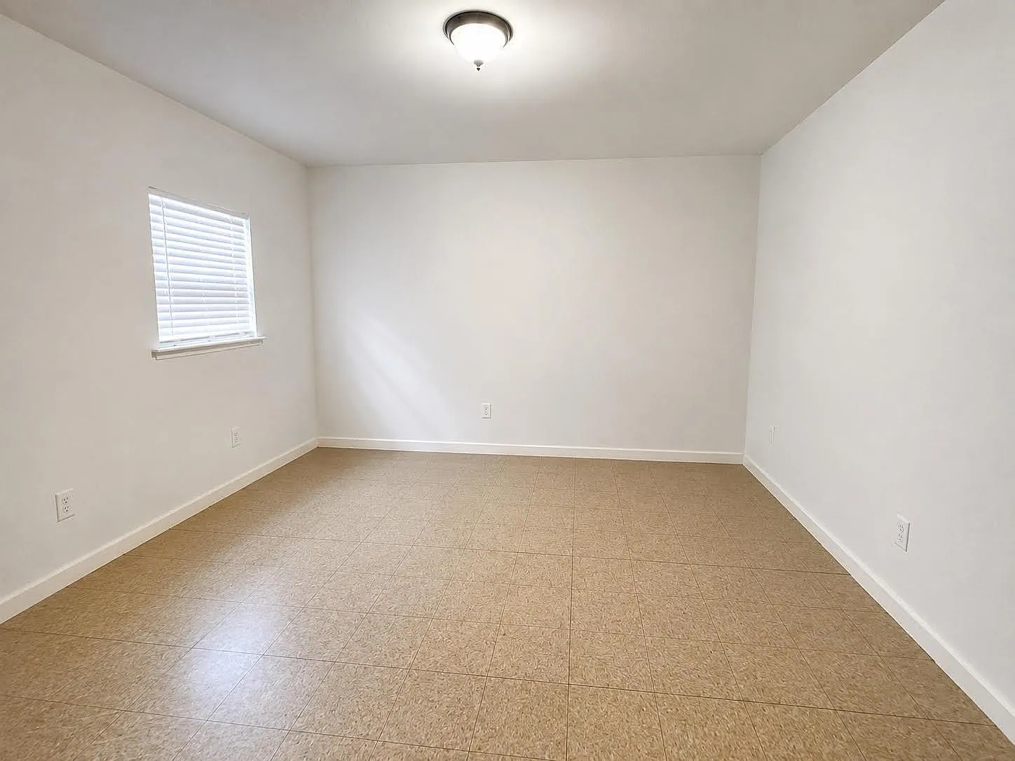 1 bed, 1.0 bath, 664 sqft, $1,100 — Photo 3