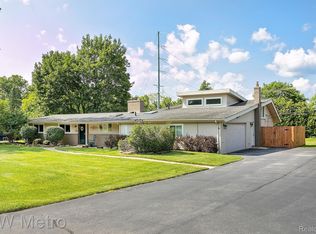 2478 Blockton Rd, Rochester Hills, MI 48306
