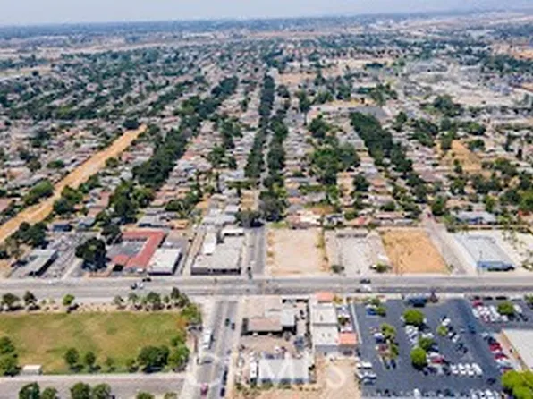 1326 W 16th St #11, San Bernardino, CA 92411