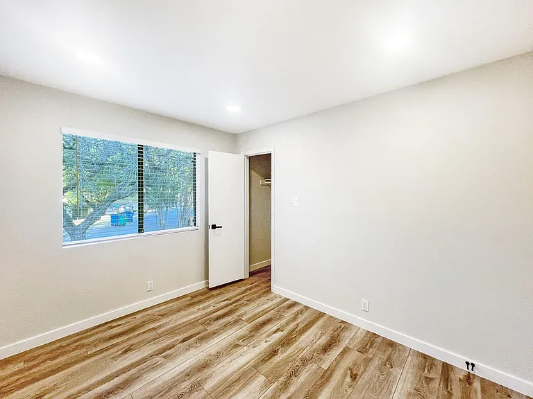3506 Larchmont Cv #A — Photo 12