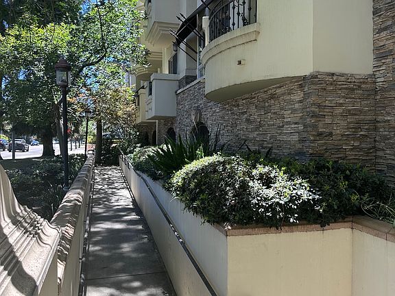 3rd image of 4601 Coldwater Canyon Ave Unit 305