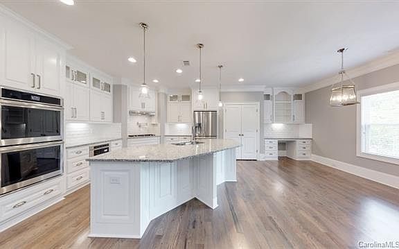 5th image of 215 Hermance Ln