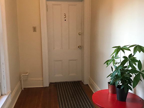 Apt 3 entrance inside