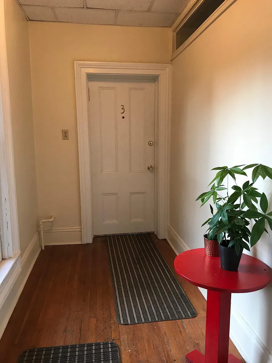 Apt 3 entrance inside - 1012 W Wayne St #3