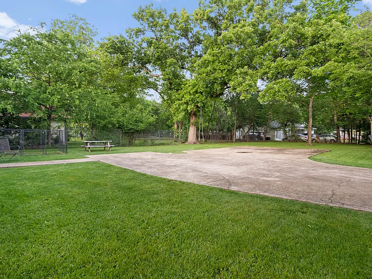 920 N Virginia St — Photo 23