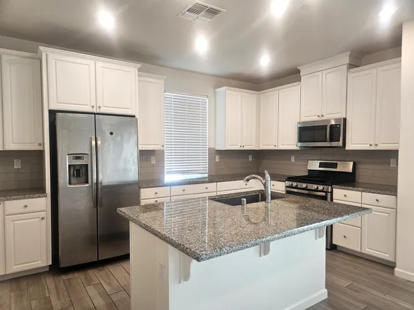 1576 Parkside Way, Roseville, CA 95747