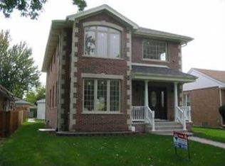5105 Dobson St, Skokie, IL 60077