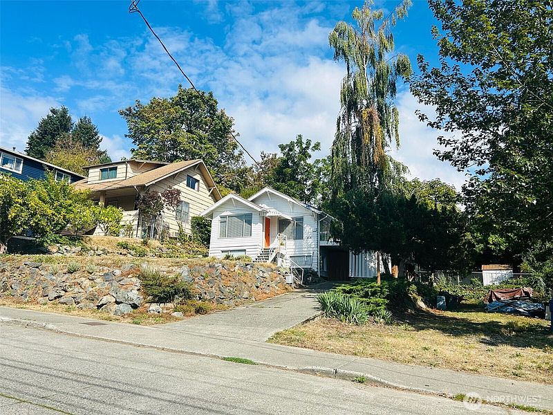 2nd image of 6538 51st Avenue S
