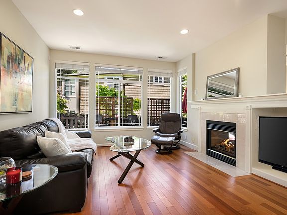 3rd image of 8615 113th Ln NE
