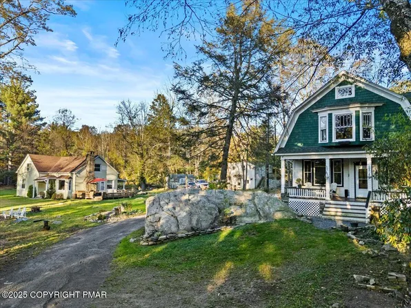 3 Stone Tree Dr, Canadensis, PA 18325