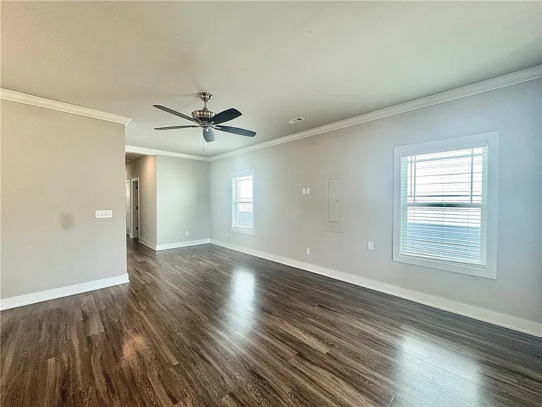 1013 NE Heights Ln — Photo 9