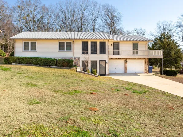 103 Harrison Dr, Talladega, AL 35160