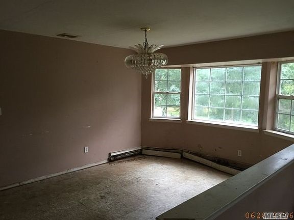4th image of 100 Grand Ave
